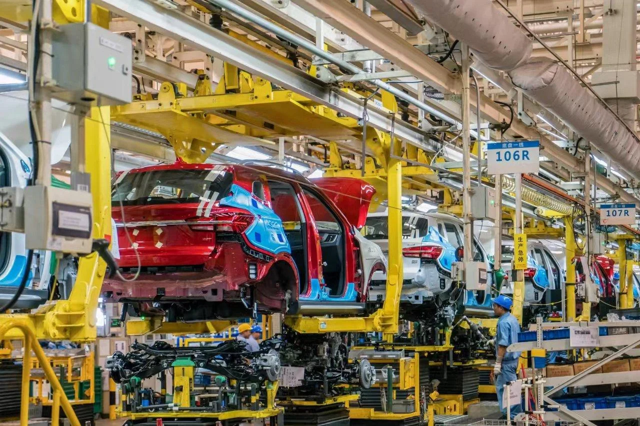 ¿Quién está detrás de las marcas de carros chinos? Los gigantes automotrices que están transformando el mundo